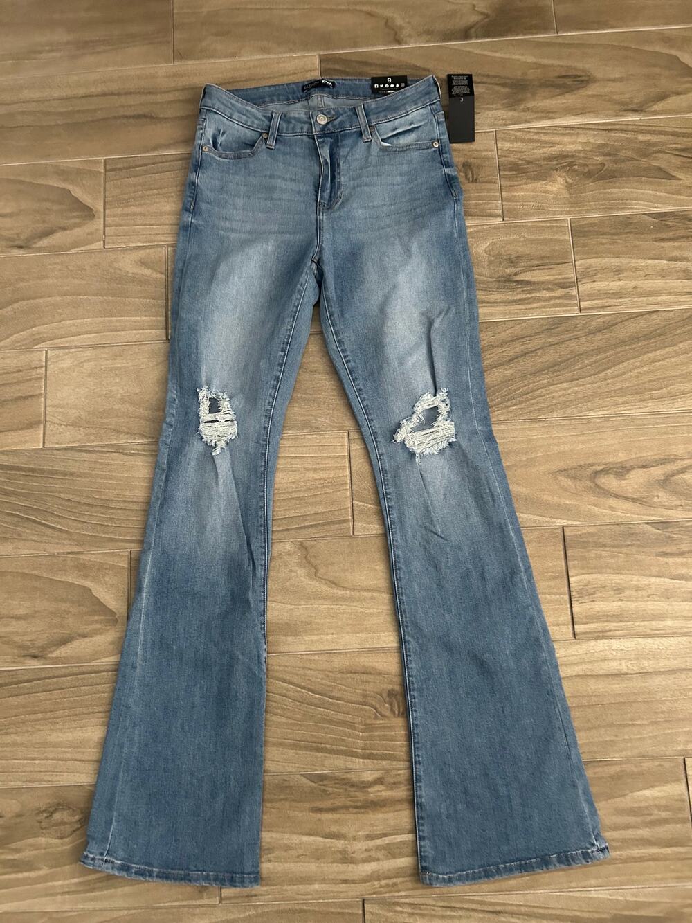 FASHION NOVA BOOTCUT JEANS SIZE 9